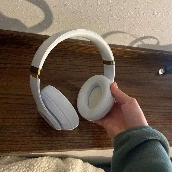 Beats Studio 3 Ft Dre Barley worn and I just don’t wear anymore